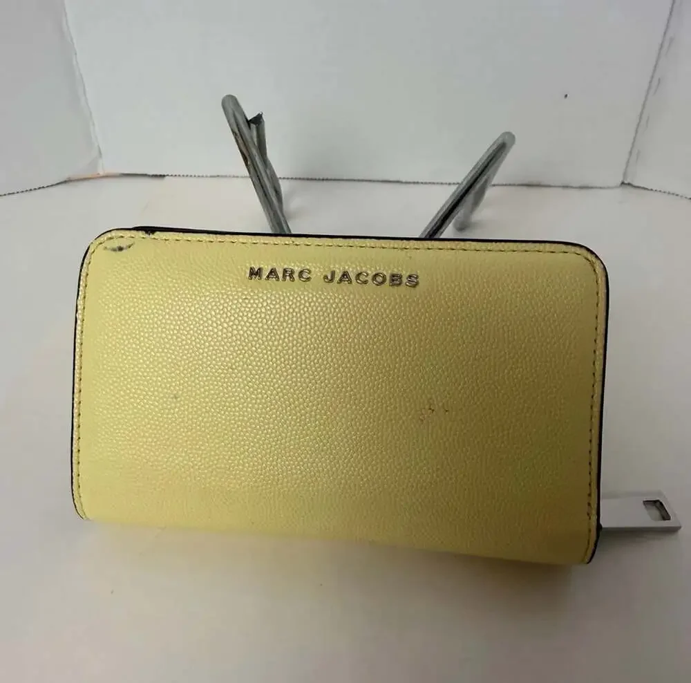 Marc Jacobs Daily Medium Compact Bifold Wallet French Vanilla Leather